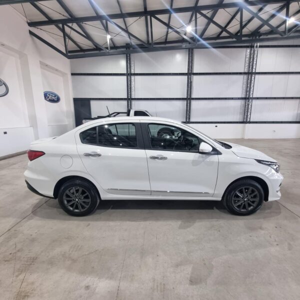 Fiat Cronos 1.3 GSE Stile - Image 4