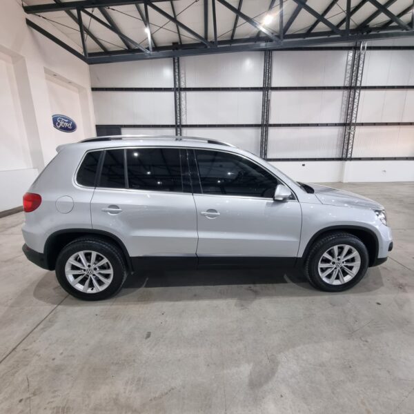 Volkswagen Tiguan 2.0 TSI Premium (L12) - Image 4