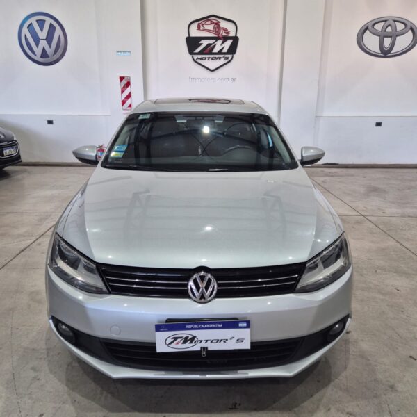 Volkswagen Vento 2.5 Advance Plus 170cv - Image 2