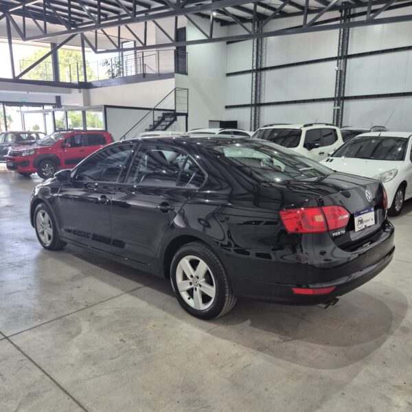 Volkswagen Vento 2.5 Luxury 170cv (L11) - Image 8