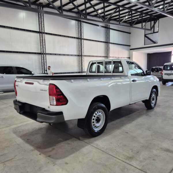 Toyota Hilux (L20) 2.4 C/S 4x2 TDI DX 150cv - Image 5