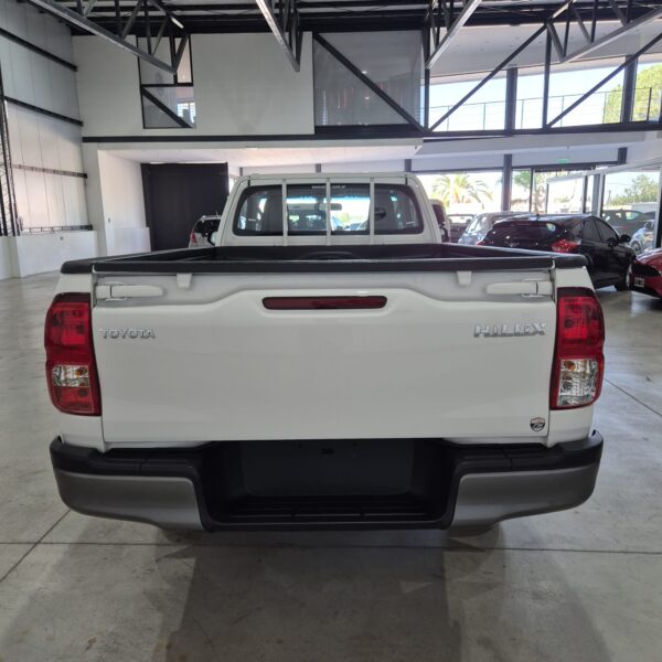 Toyota Hilux (L20) 2.4 C/S 4x2 TDI DX 150cv - Image 6