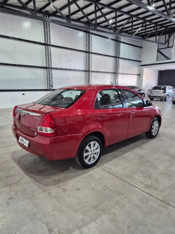 Toyota Etios 1.5 4ptas XLS 6M - Image 5