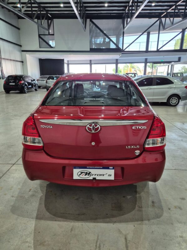 Toyota Etios 1.5 4ptas XLS 6M - Image 6