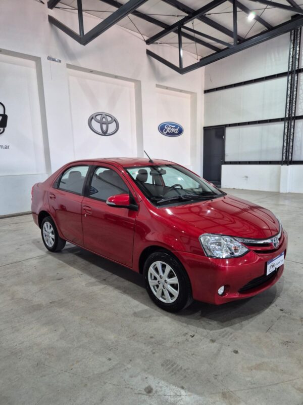 Toyota Etios 1.5 4ptas XLS 6M - Image 3