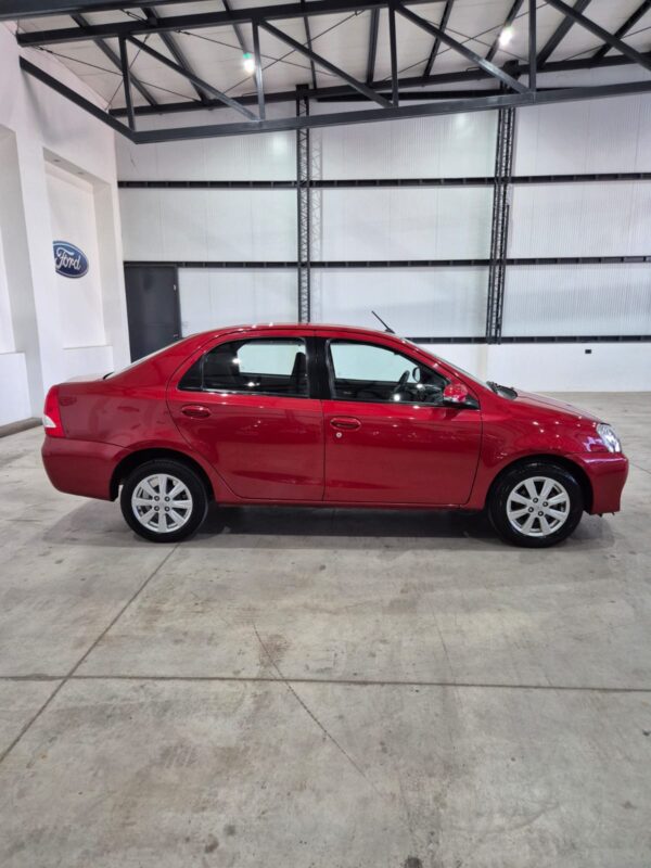 Toyota Etios 1.5 4ptas XLS 6M - Image 4