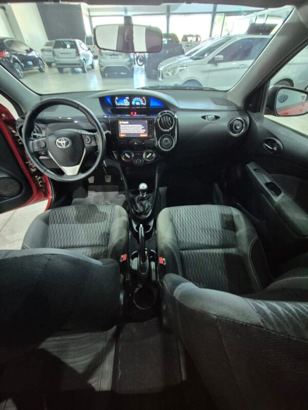 Toyota Etios 1.5 4ptas XLS 6M - Image 12