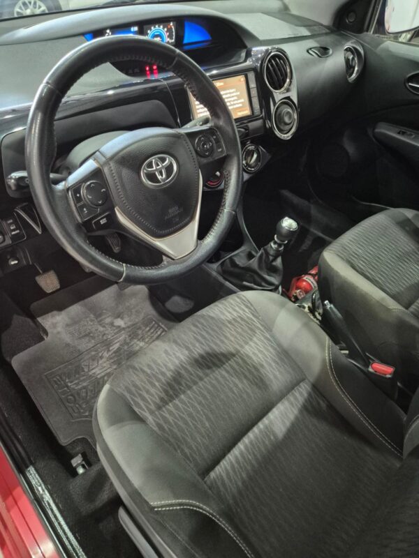 Toyota Etios 1.5 4ptas XLS 6M - Image 10