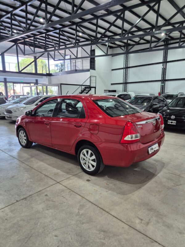 Toyota Etios 1.5 4ptas XLS 6M - Image 8