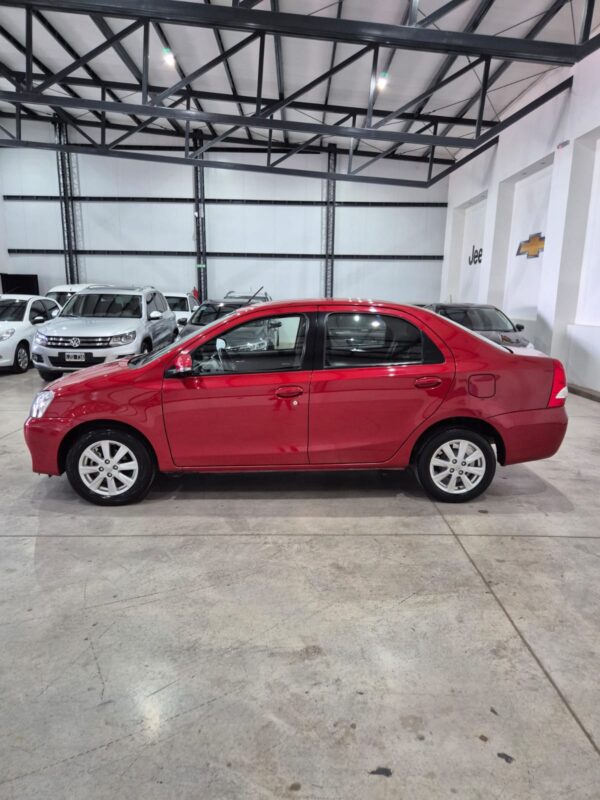 Toyota Etios 1.5 4ptas XLS 6M - Image 9