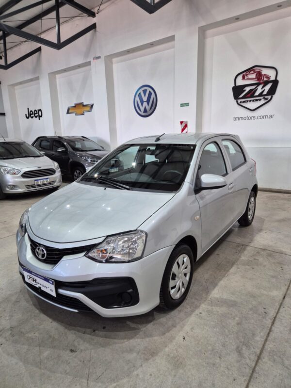 Toyota Etios 1.5 5ptas X 6MT (L18)