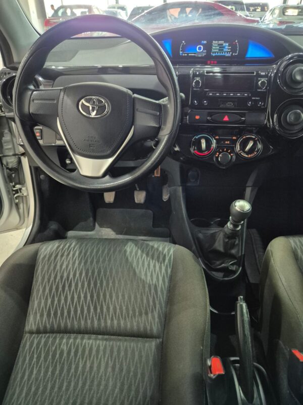 Toyota Etios 1.5 5ptas X 6MT (L18) - Image 11