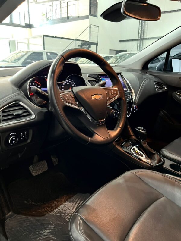 Chevrolet Cruze II LTZ 1.4T AT 4ptas 153cv - Image 12