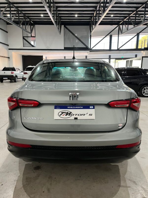 Fiat Cronos 1.8 Precision - Image 6