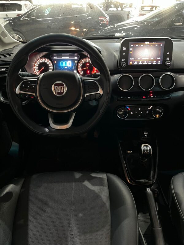 Fiat Cronos 1.8 Precision - Image 10