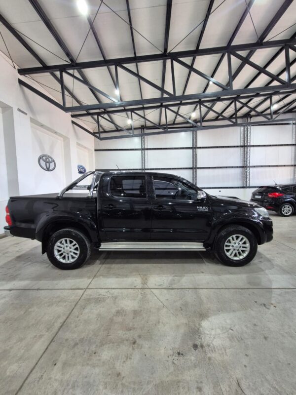 Toyota Hilux (L12) 3.0 C/D 4x2 TDI SRV 171cv - Image 4