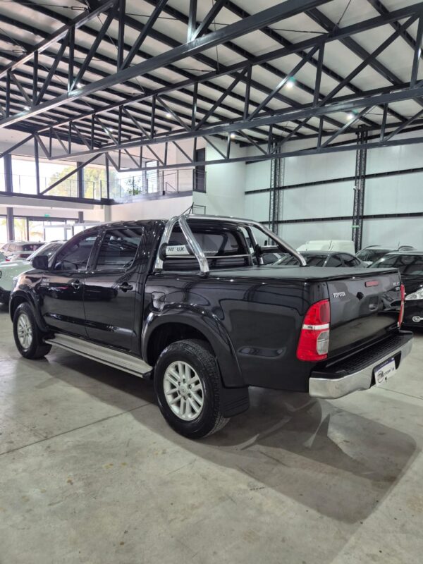 Toyota Hilux (L12) 3.0 C/D 4x2 TDI SRV 171cv - Image 8