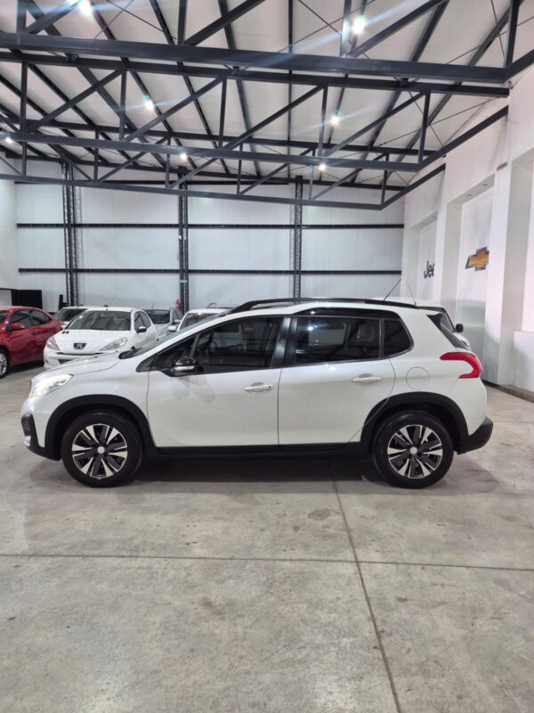Peugeot 2008 1.6 Feline 115cv (L19) - Image 9