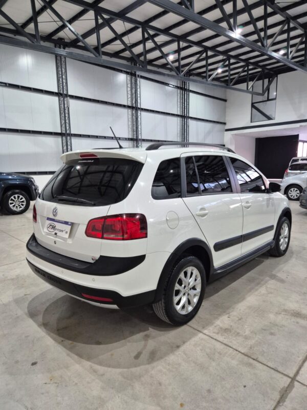 Volkswagen Suran Cross 1.6 Highline (L14) - Image 5