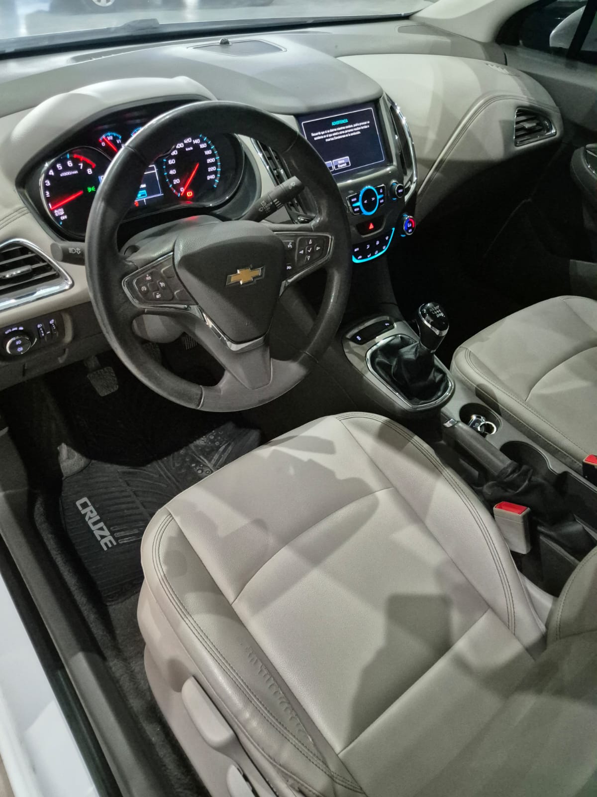 Chevrolet Cruze II LTZ 1.4T 4ptas 153cv - Image 10