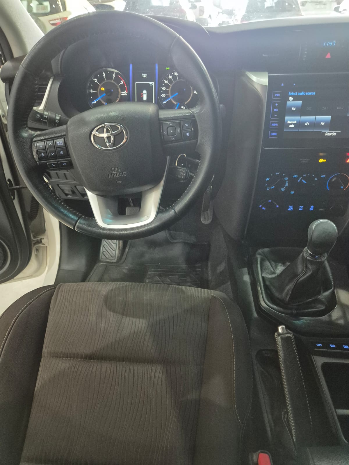 Toyota Hilux SW4 TDI SR (L16) - Image 11