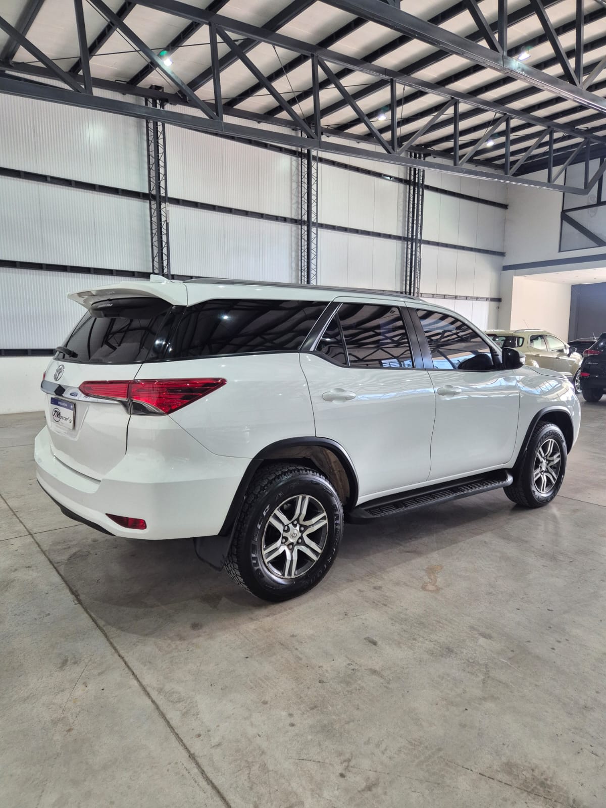 Toyota Hilux SW4 TDI SR (L16) - Image 5