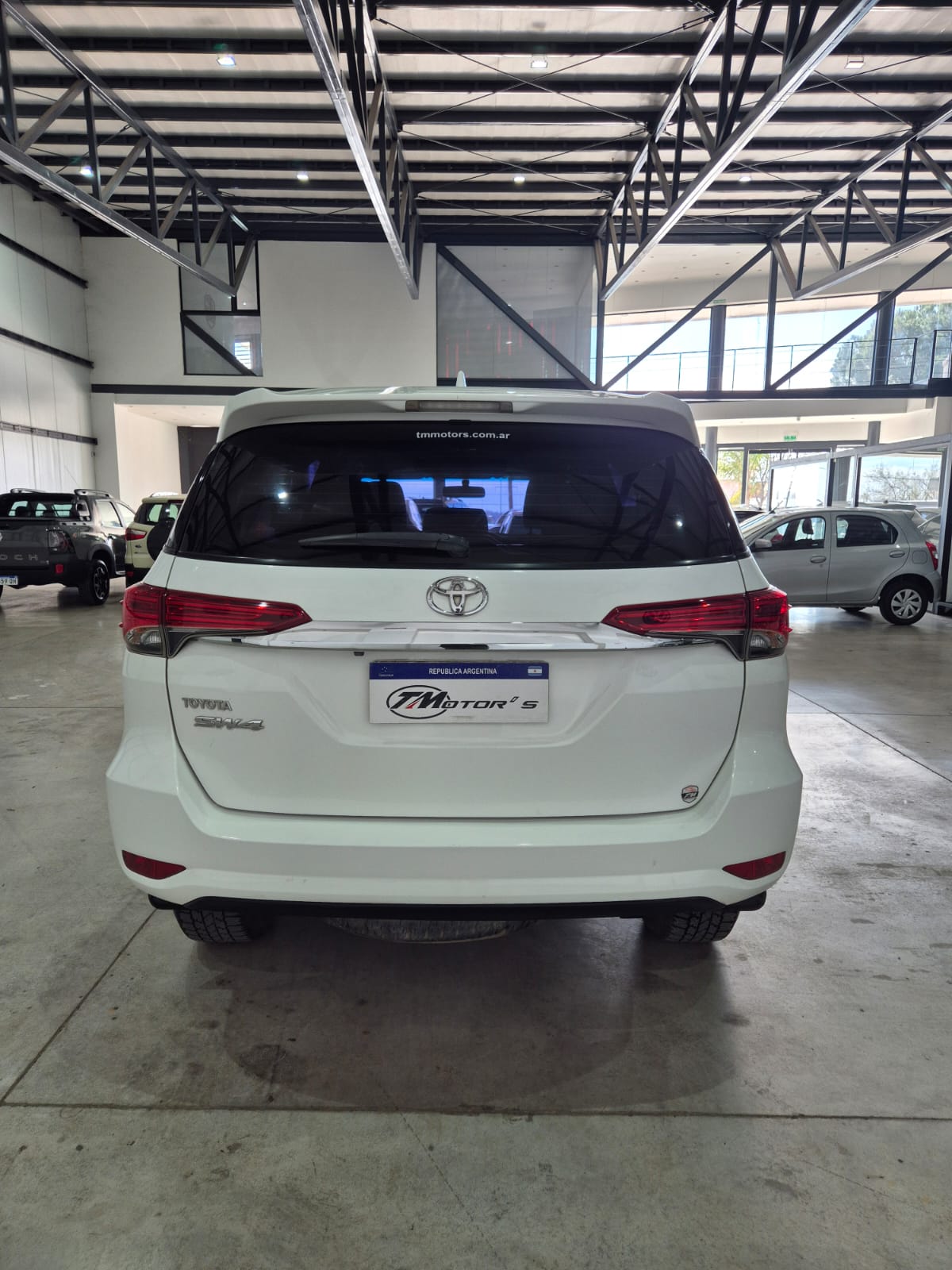 Toyota Hilux SW4 TDI SR (L16) - Image 6