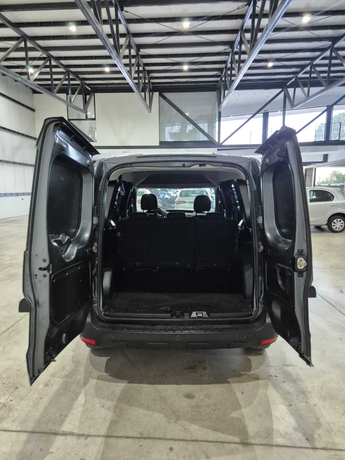 Renault Kangoo Express 1.6 Confort SCE 5 Asientos (L18) - Image 8