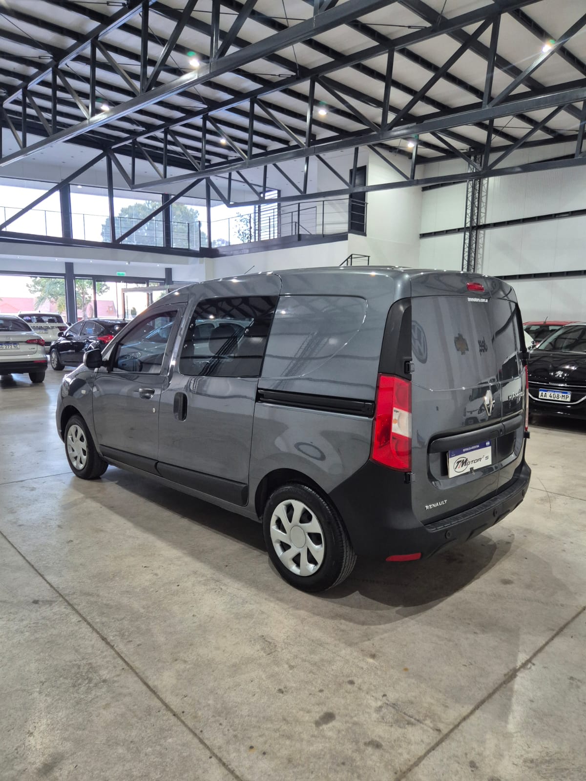 Renault Kangoo Express 1.6 Confort SCE 5 Asientos (L18) - Image 9