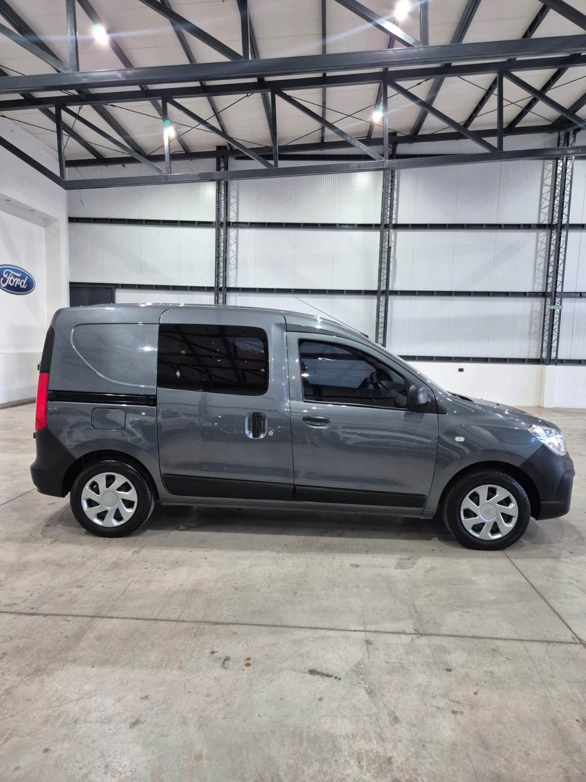 Renault Kangoo Express 1.6 Confort SCE 5 Asientos (L18) - Image 4