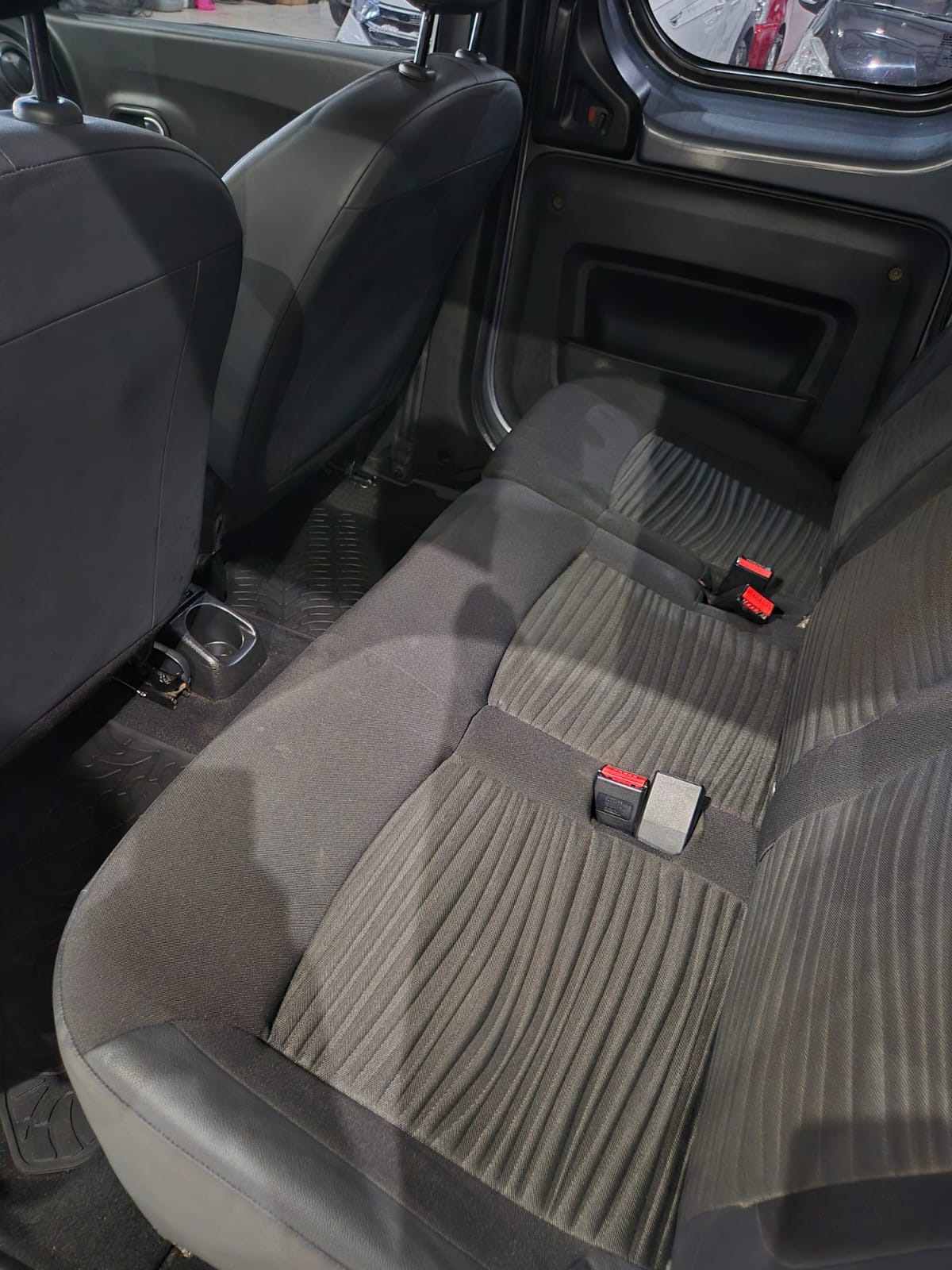 Renault Kangoo Express 1.6 Confort SCE 5 Asientos (L18) - Image 13