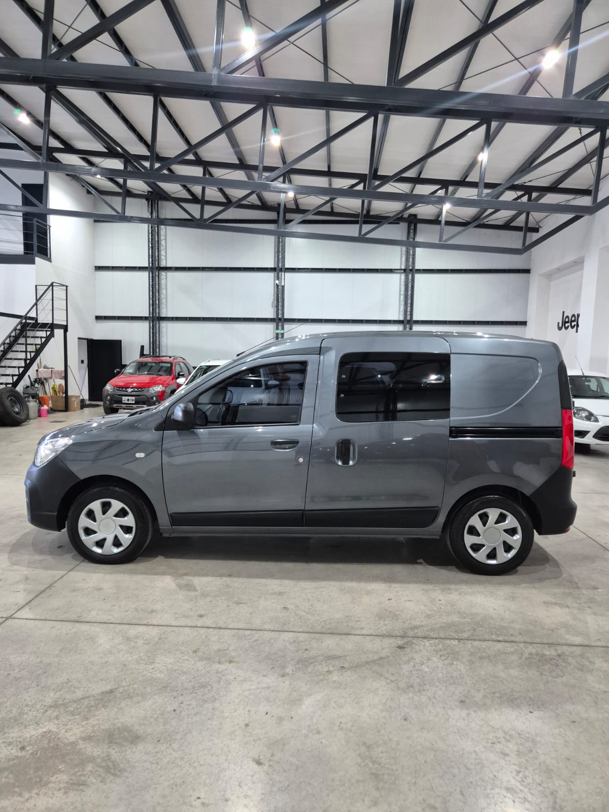 Renault Kangoo Express 1.6 Confort SCE 5 Asientos (L18) - Image 10