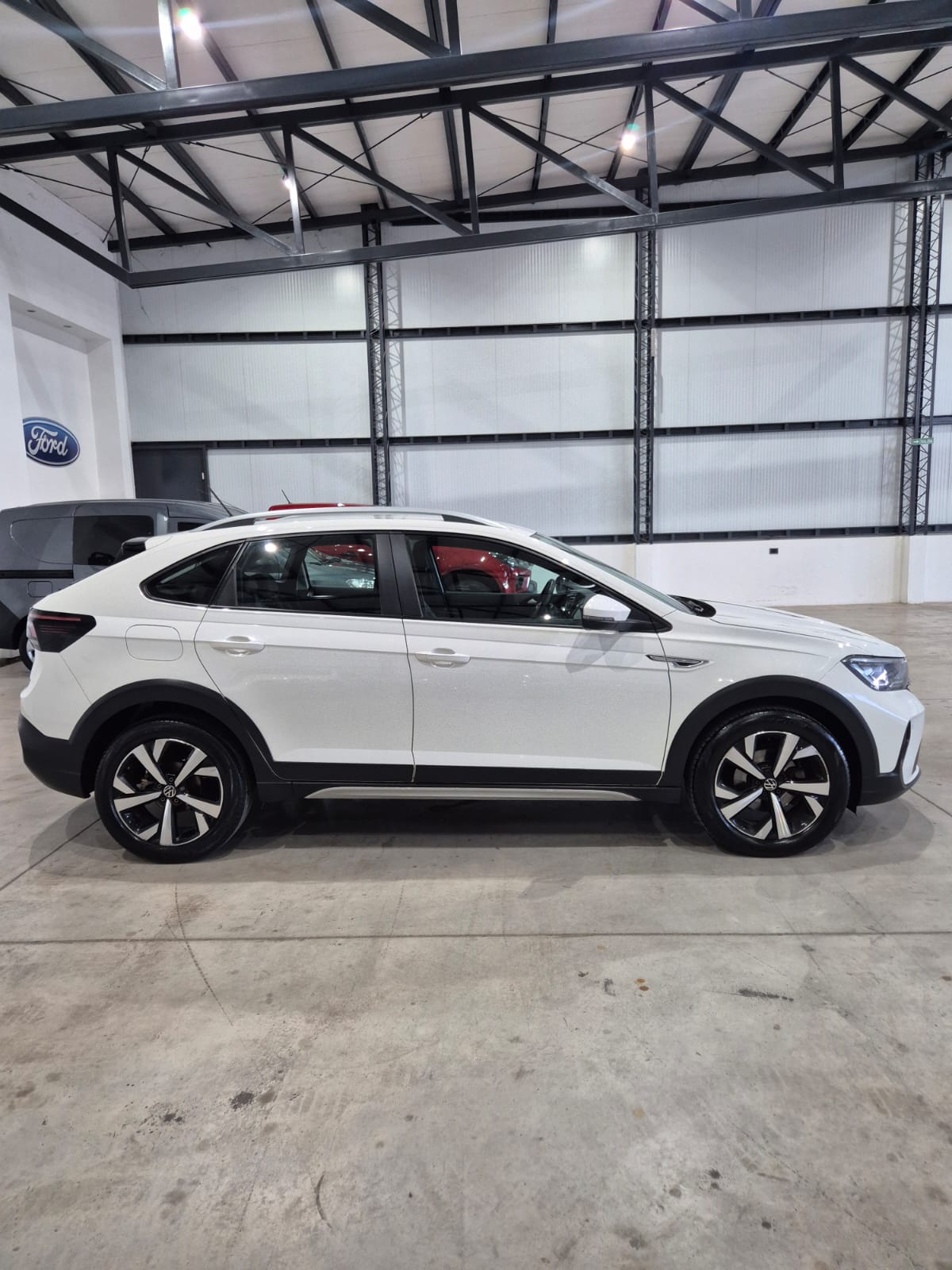 Volkswagen Nivus 200 TSI Highline AT - Image 4