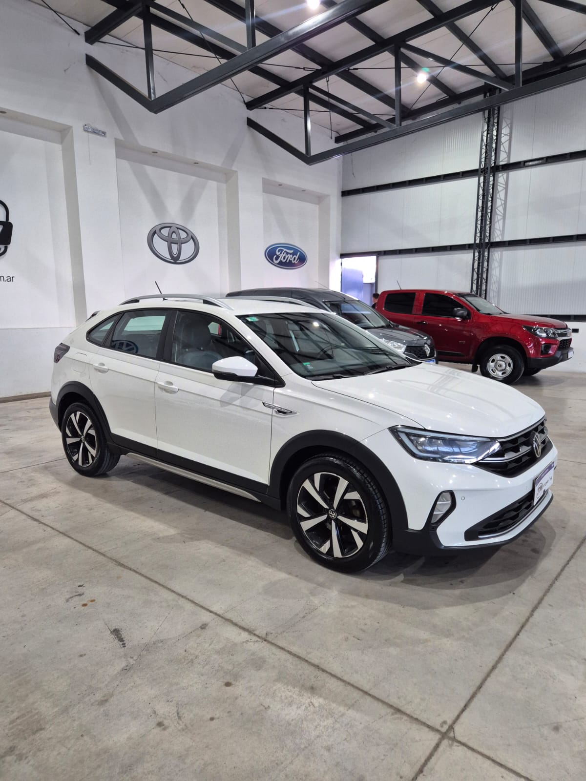 Volkswagen Nivus 200 TSI Highline AT - Image 3