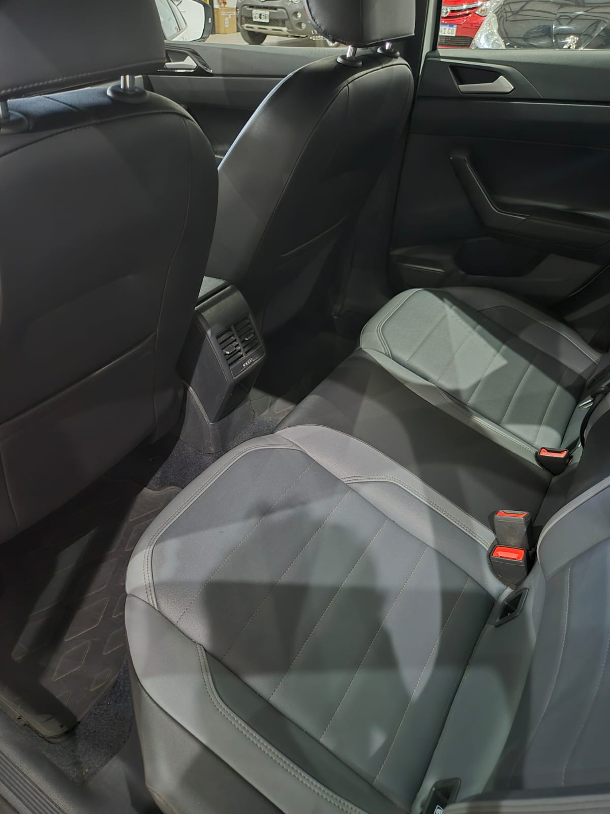 Volkswagen Nivus 200 TSI Highline AT - Image 13