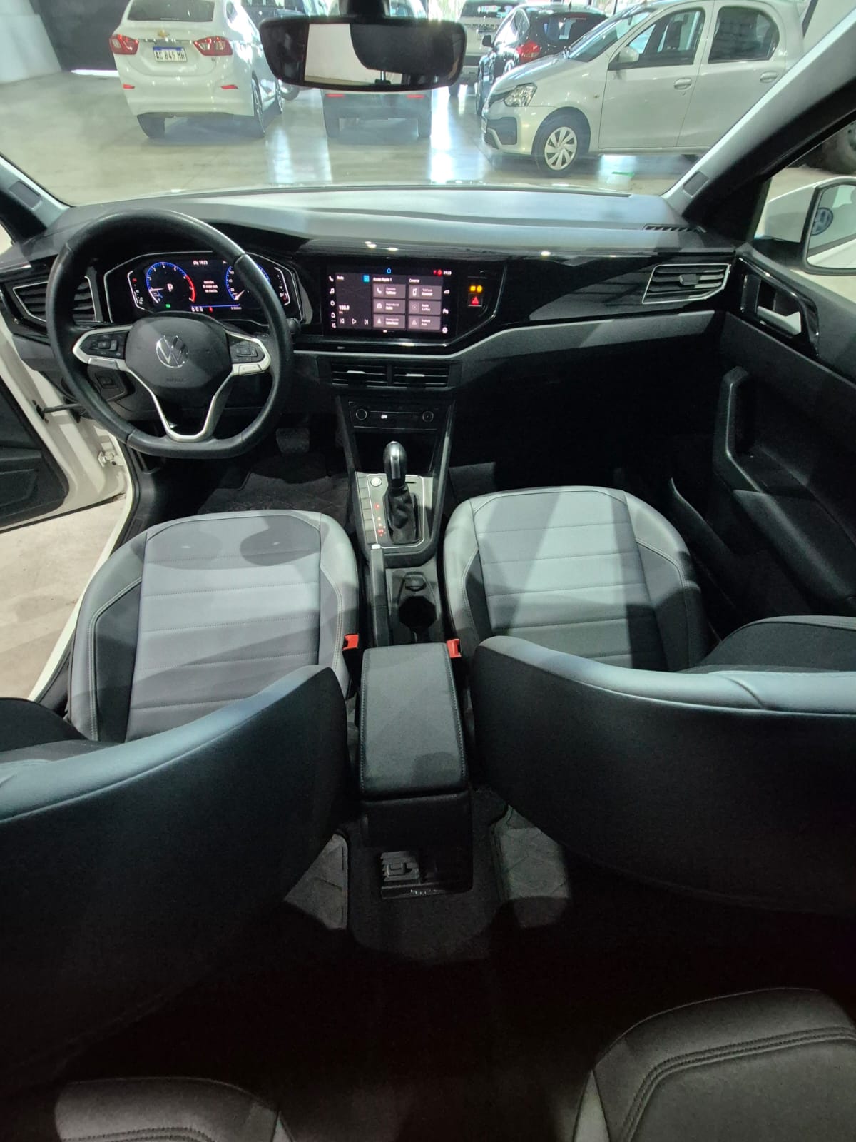 Volkswagen Nivus 200 TSI Highline AT - Image 10