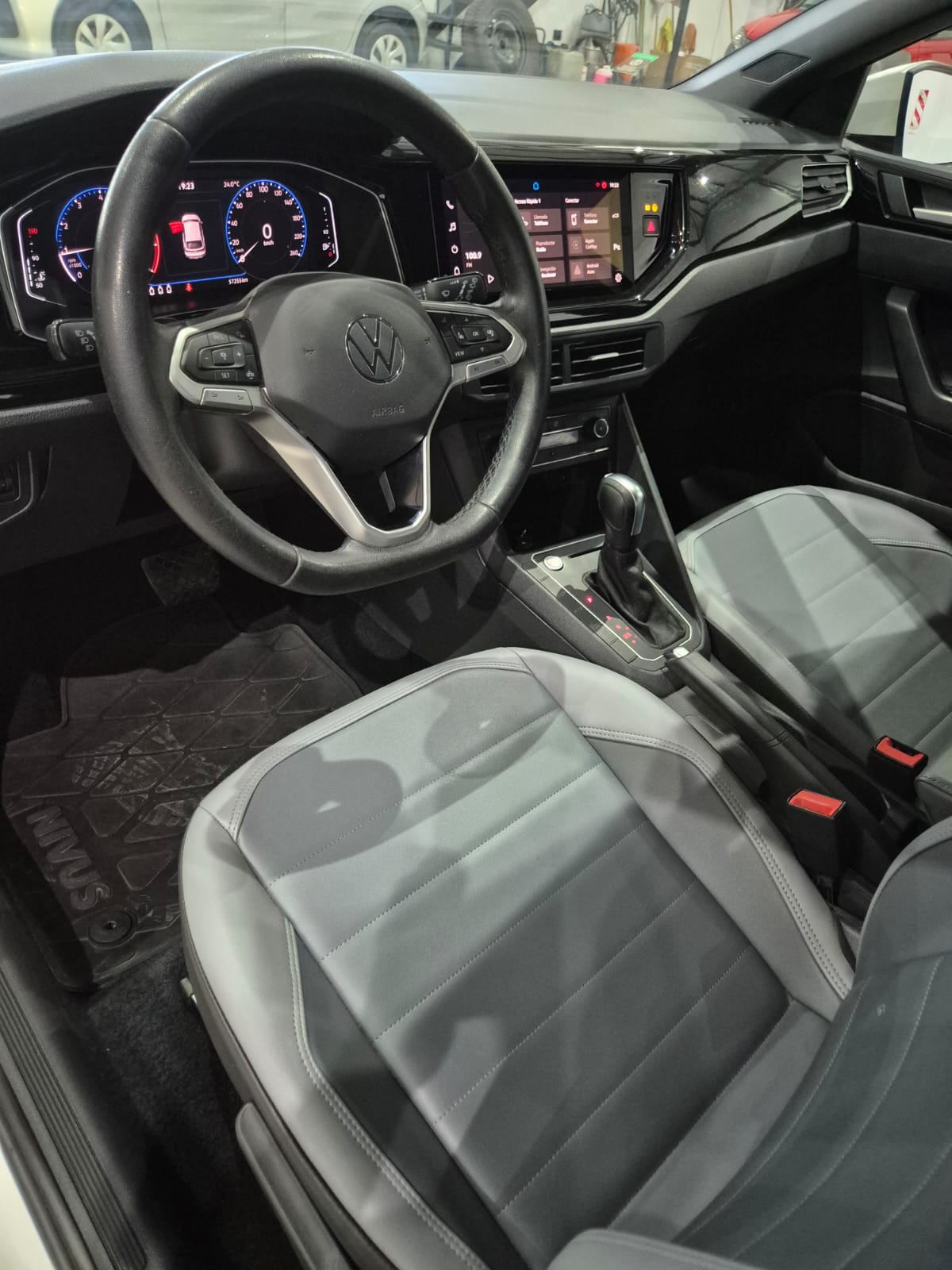 Volkswagen Nivus 200 TSI Highline AT - Image 12