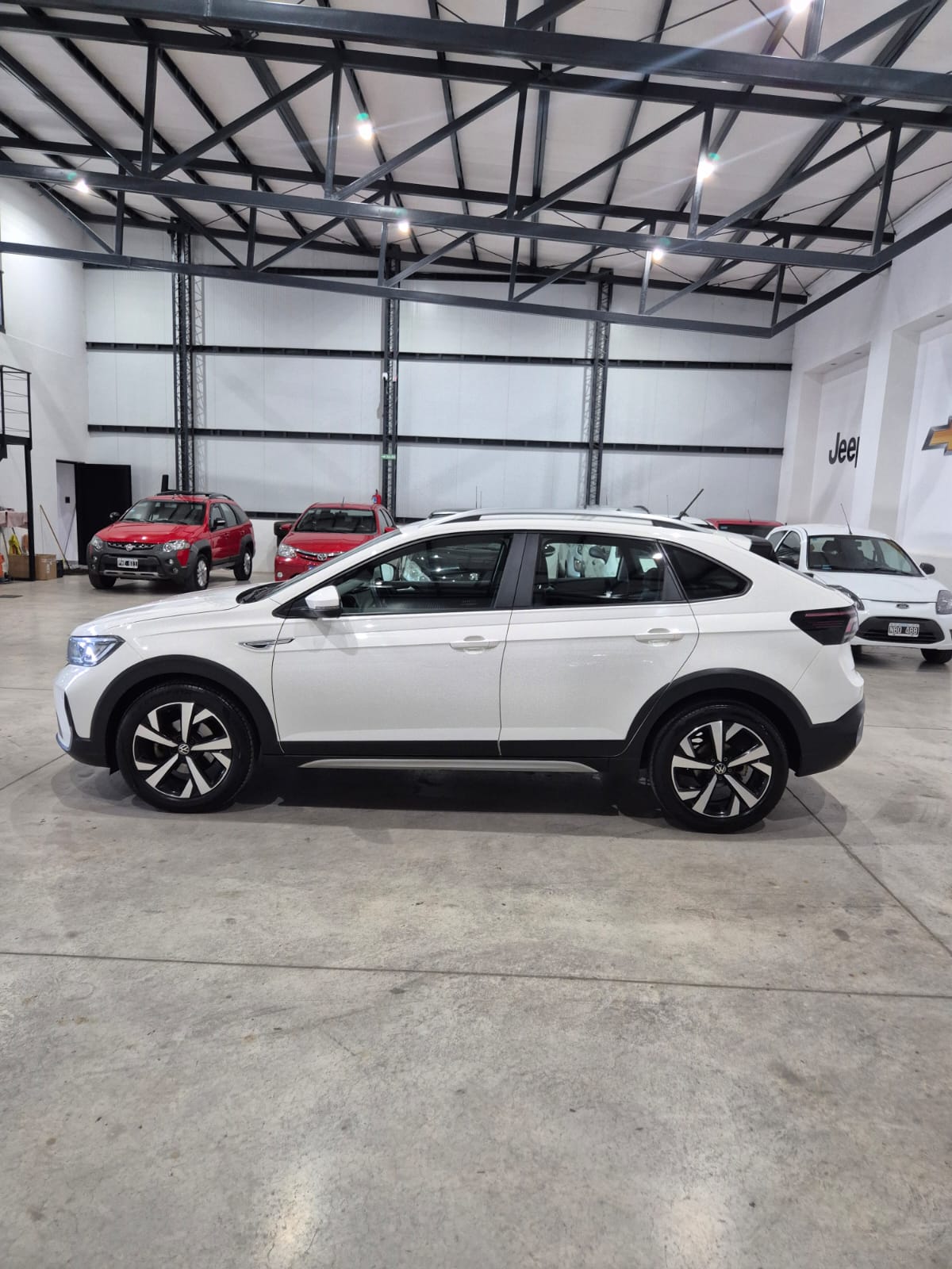 Volkswagen Nivus 200 TSI Highline AT - Image 9