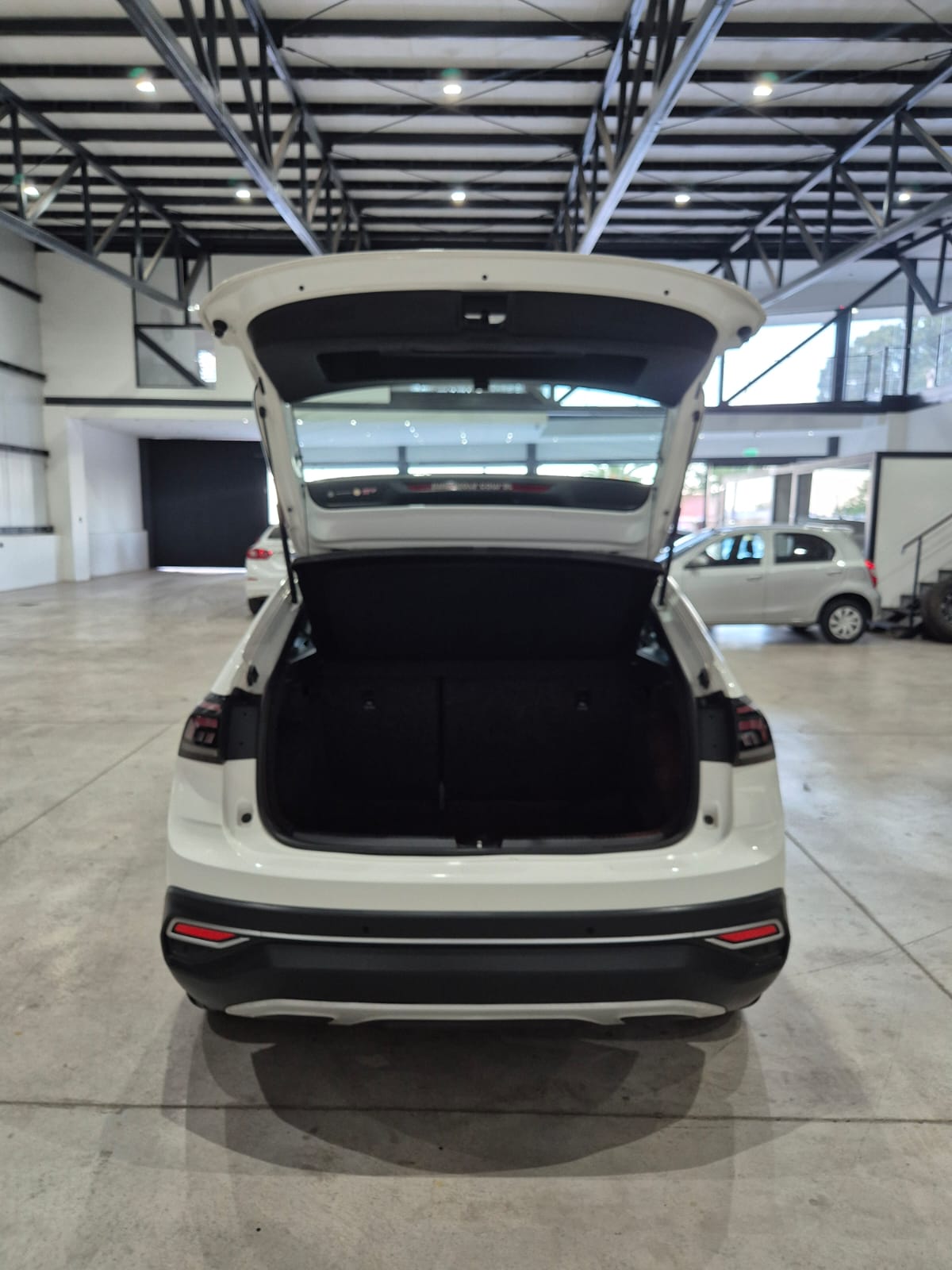 Volkswagen Nivus 200 TSI Highline AT - Image 7