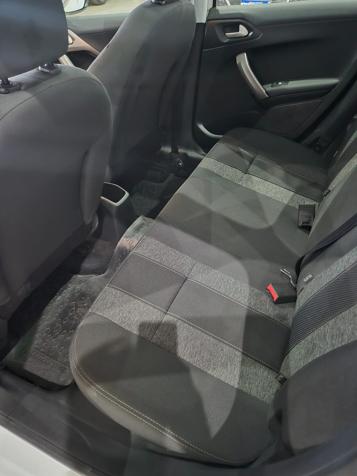 Peugeot 208 1.6 5ptas In Concert 115cv (L18) - Image 13