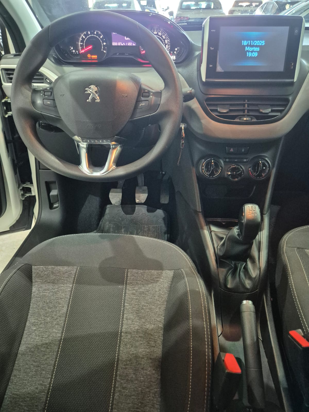 Peugeot 208 1.6 5ptas In Concert 115cv (L18) - Image 10