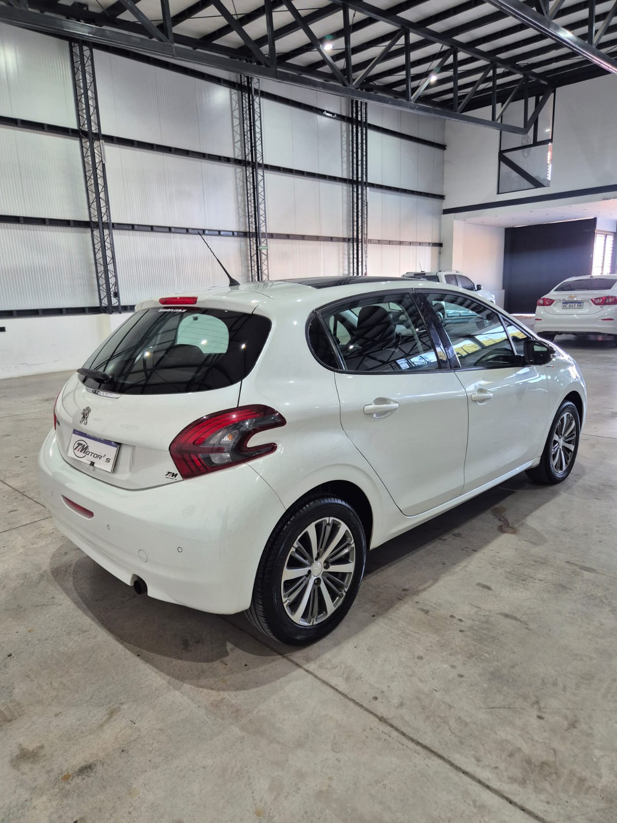 Peugeot 208 1.6 5ptas In Concert 115cv (L18) - Image 5