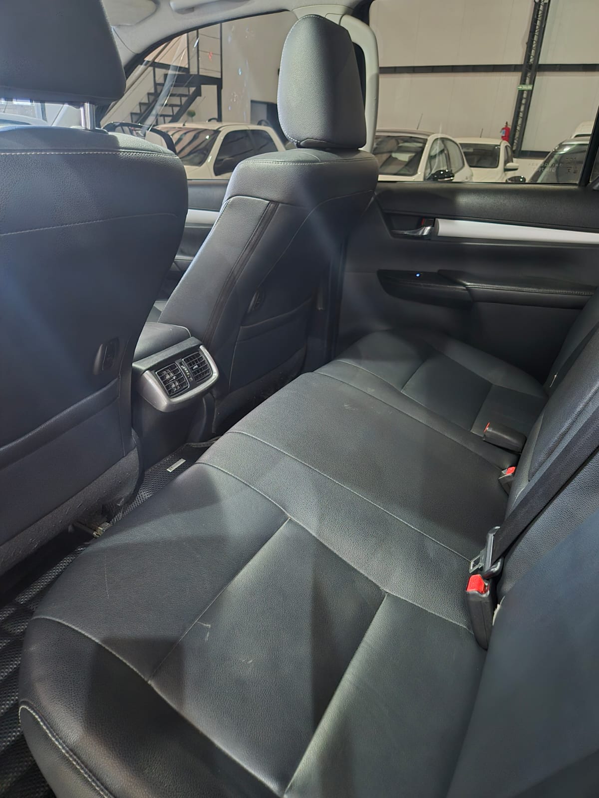 Toyota Hilux (L16) 2.8 C/D 4x4 TDI SRX AT 177cv - Image 13