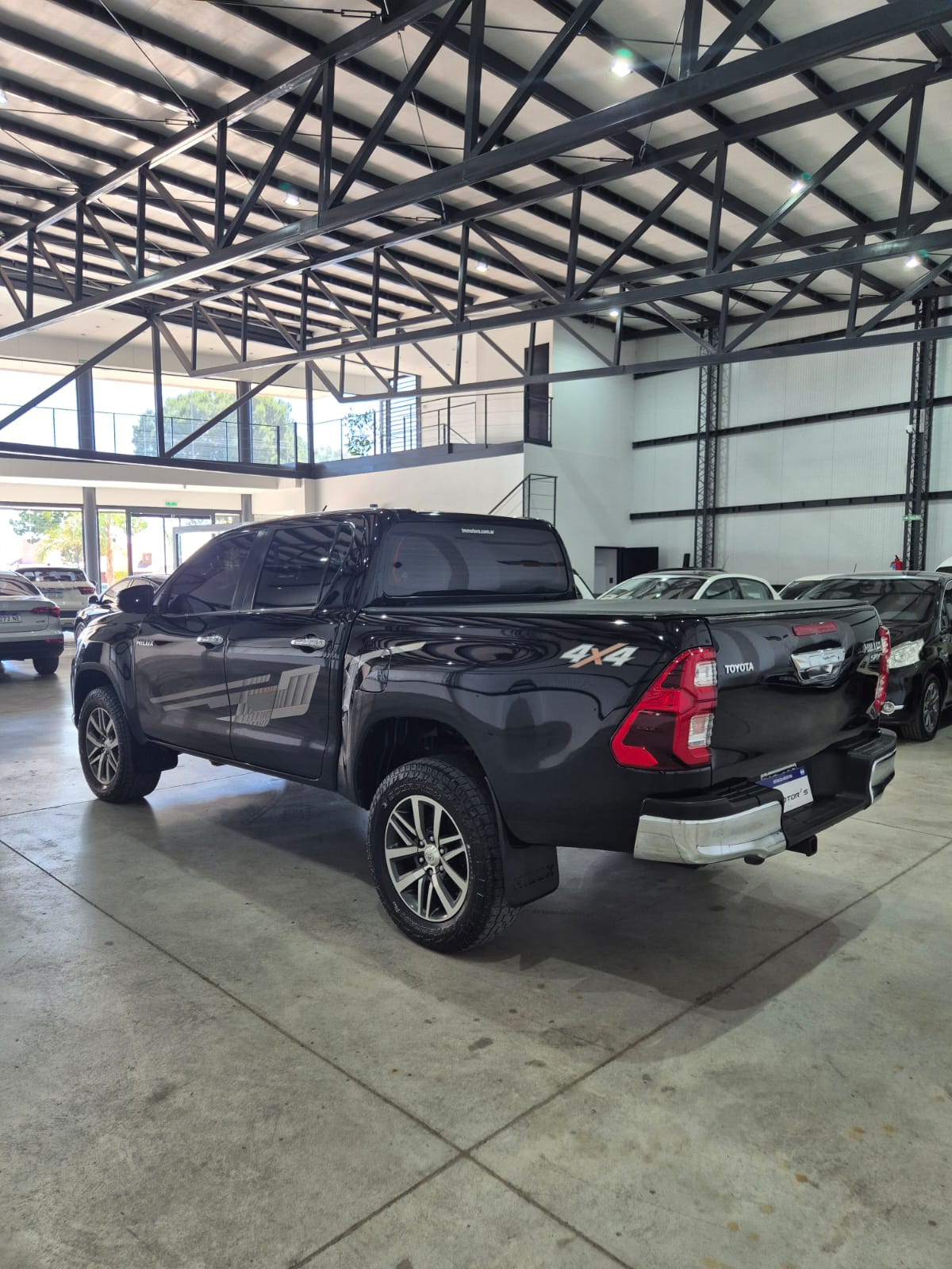 Toyota Hilux (L16) 2.8 C/D 4x4 TDI SRX AT 177cv - Image 8
