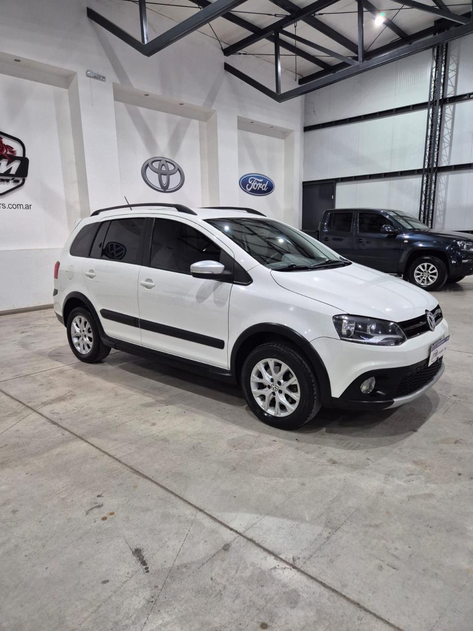 Volkswagen Suran Cross 1.6 Highline (L14) - Image 4