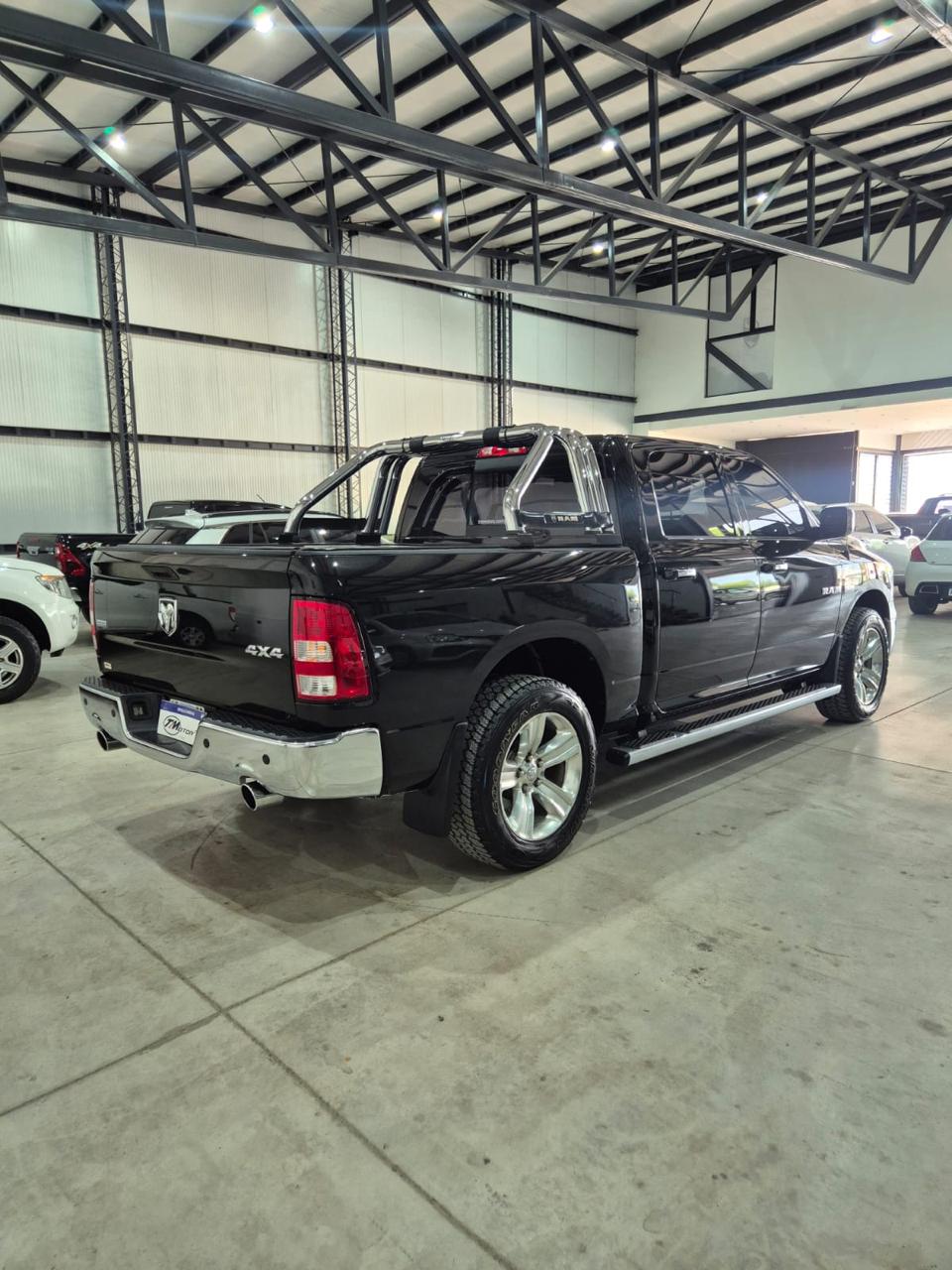 RAM 1500 Laramie 5.7 4x4 C/D - Image 4