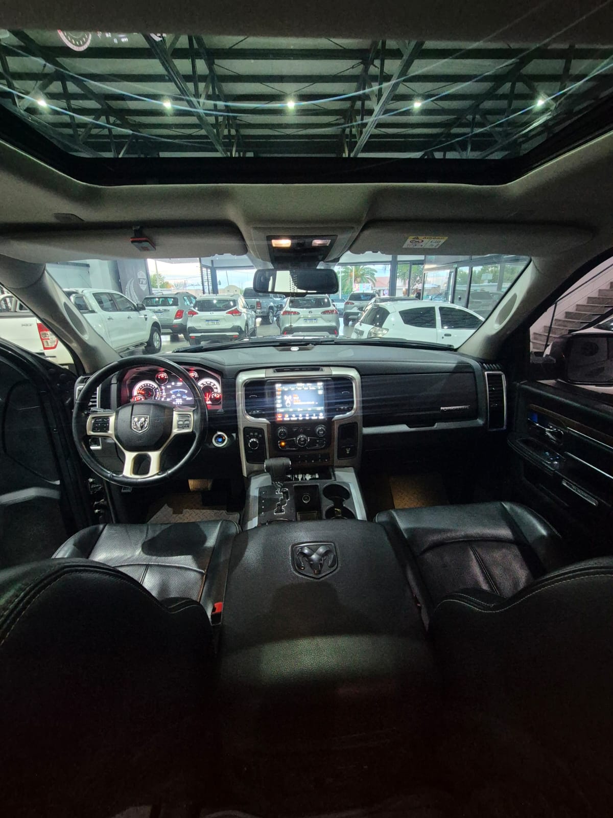 RAM 1500 Laramie 5.7 4x4 C/D - Image 13