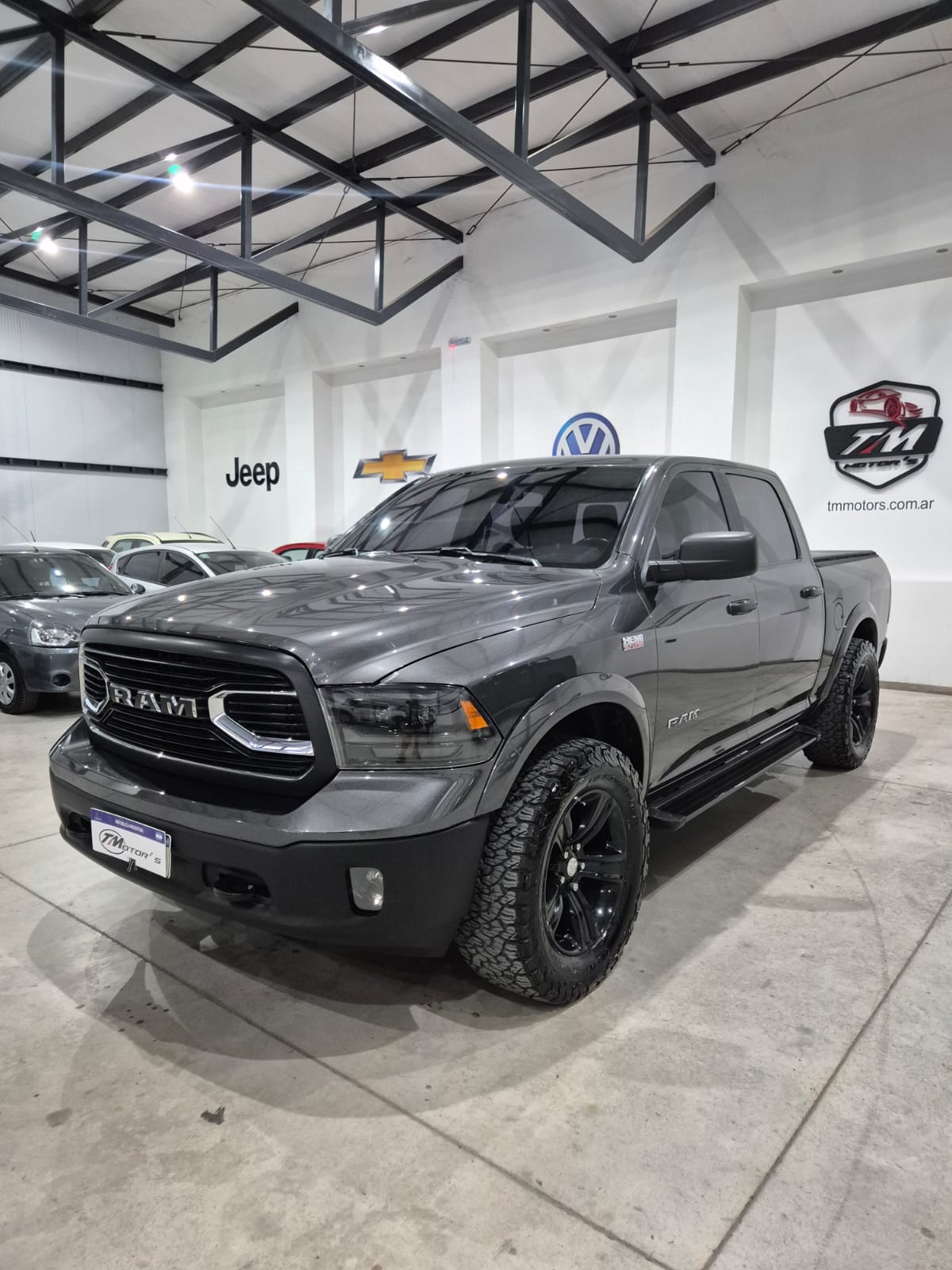 RAM 1500 Laramie 5.7 4x4 C/D