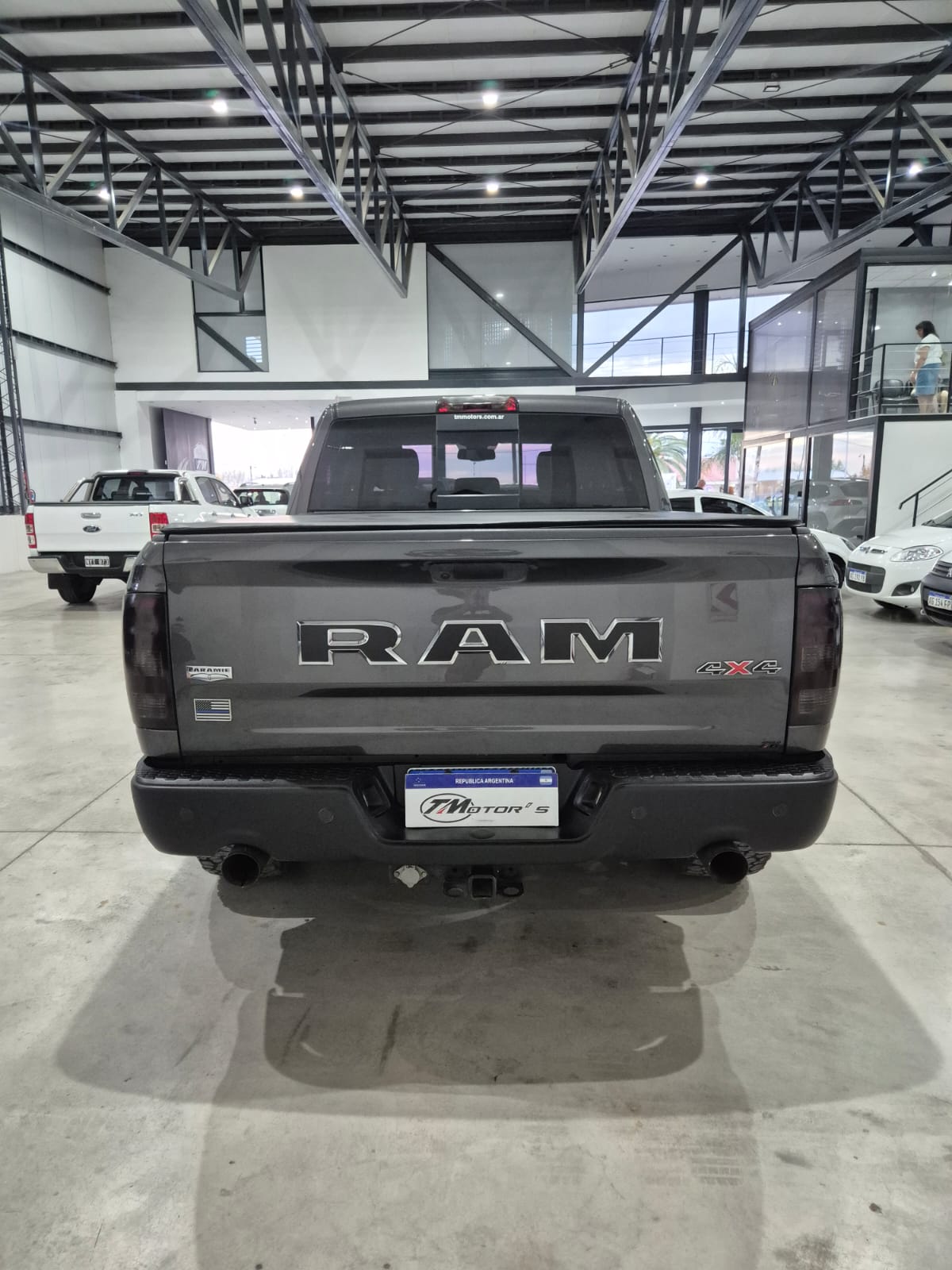 RAM 1500 Laramie 5.7 4x4 C/D - Image 5