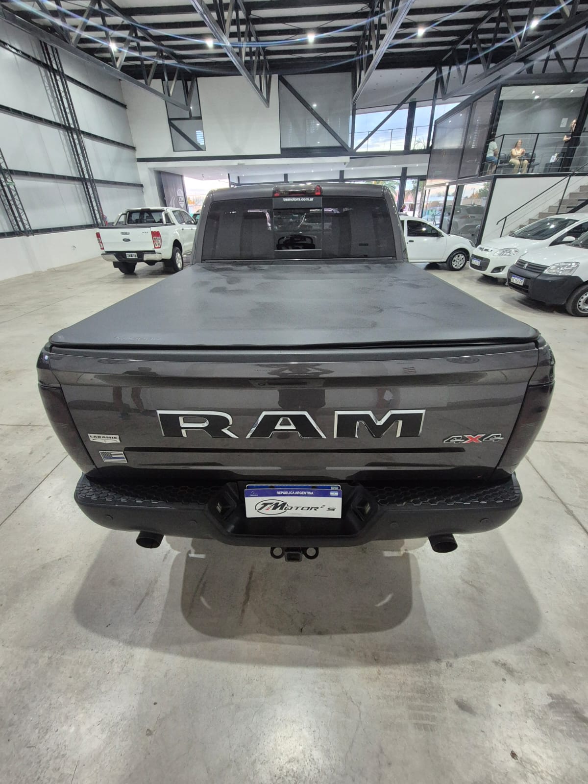 RAM 1500 Laramie 5.7 4x4 C/D - Image 6